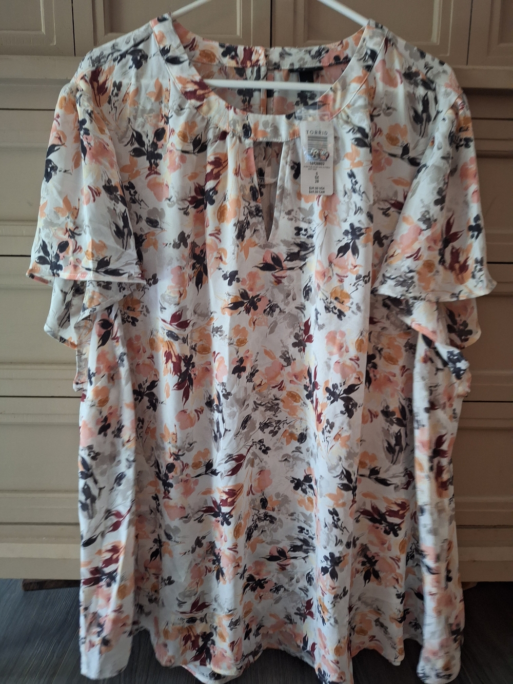 Torrid Floral Patterned Blouse - White/Pink/Peach Size 5X